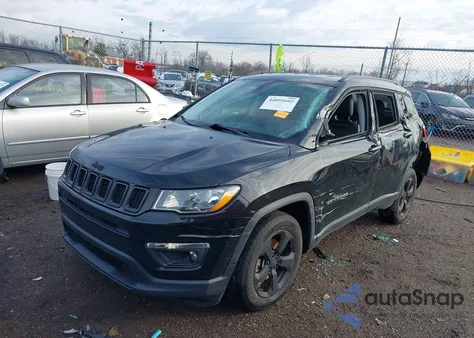 2018 Jeep Compass Latitude 4X4 из США, поврежденный, VIN 3C4NJDBB0JT313921